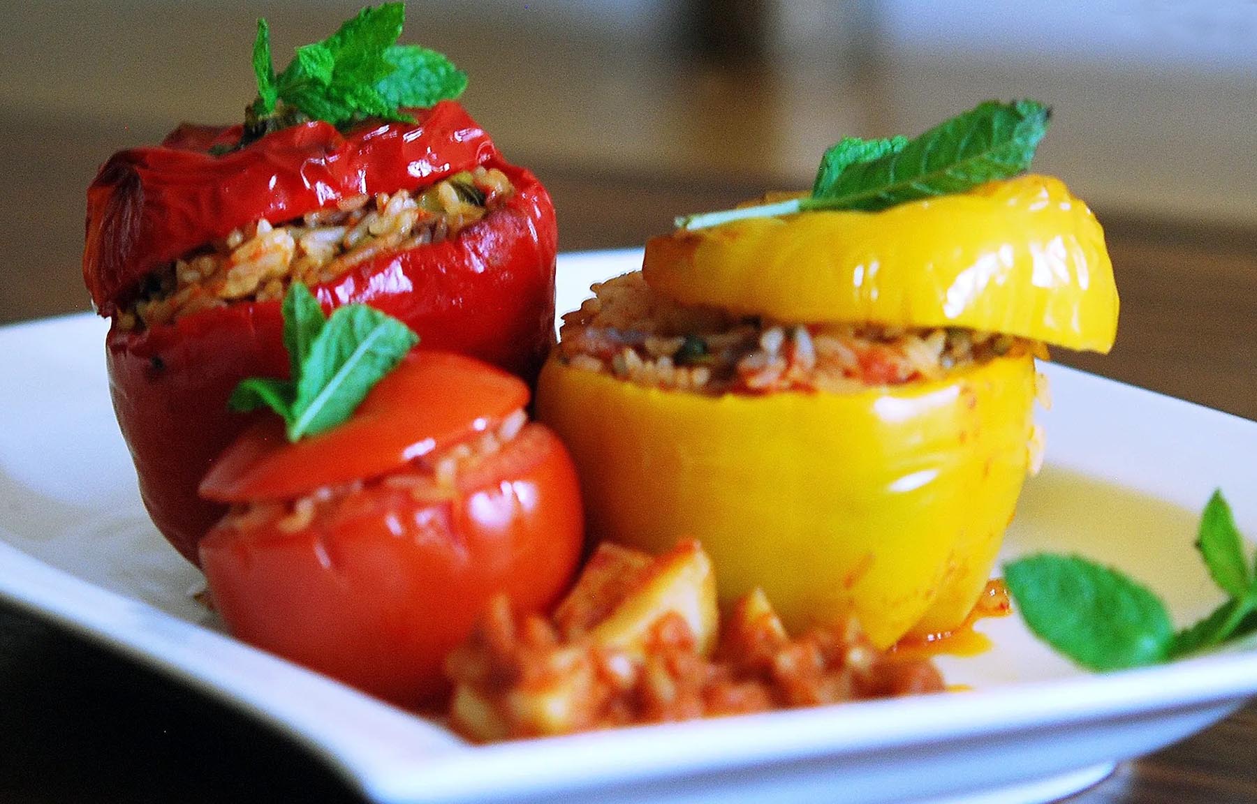 Gemista (Greek Stuffed Tomatoes and Peppers with Rice) - Miz En Place