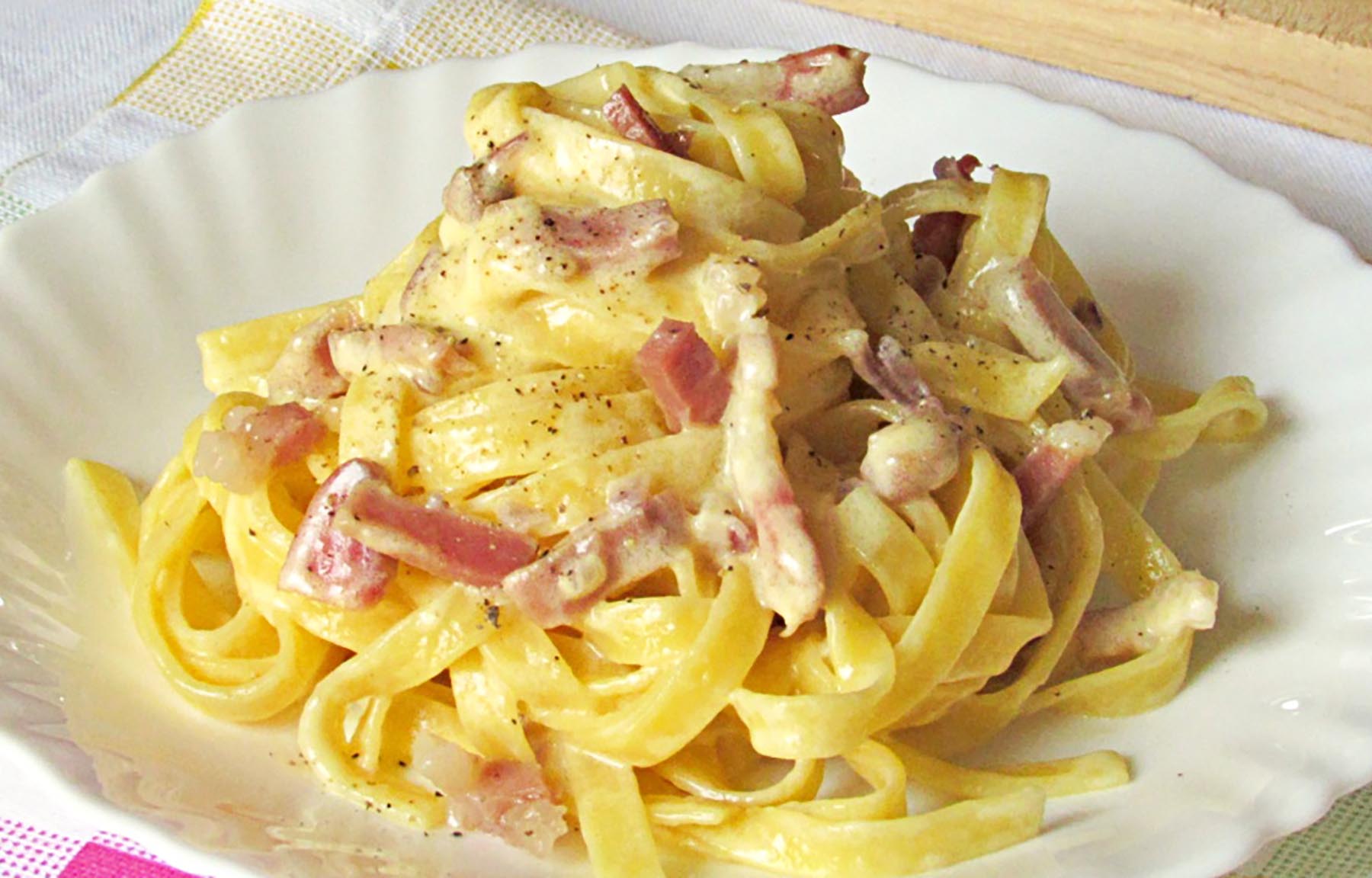 Fettuccine alla Papalina - Miz En Place