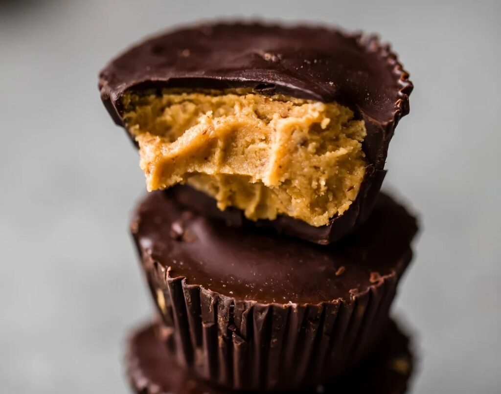 Homemade Healthy Peanut Butter Cups (low carb, vegan, gluten free)