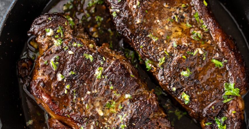 Steak-with-Garlic-Butter-Sauce