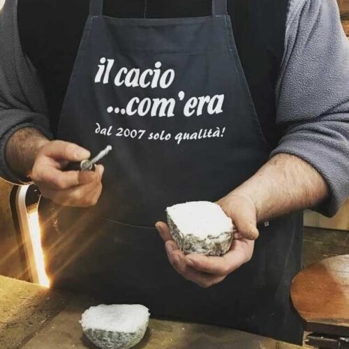 cheese-making-organic-farm-tuscany-1